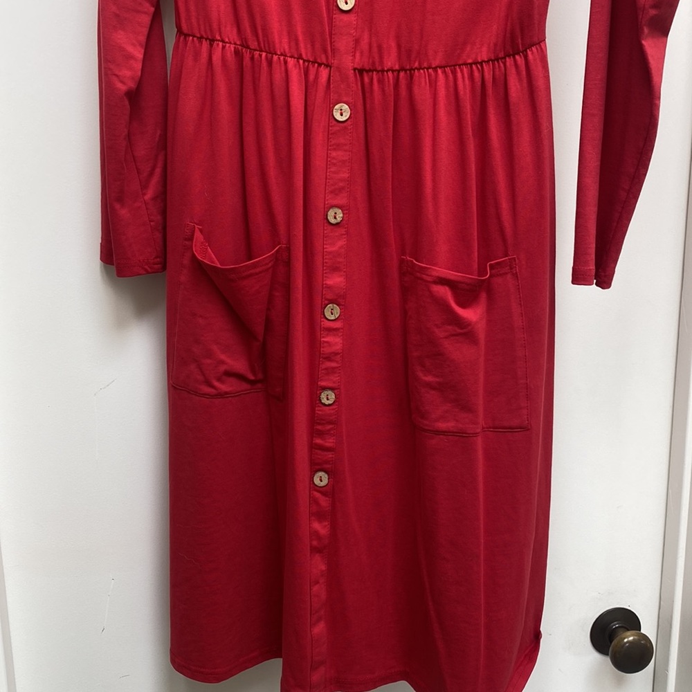 Red Dress - Picture 5 of 8